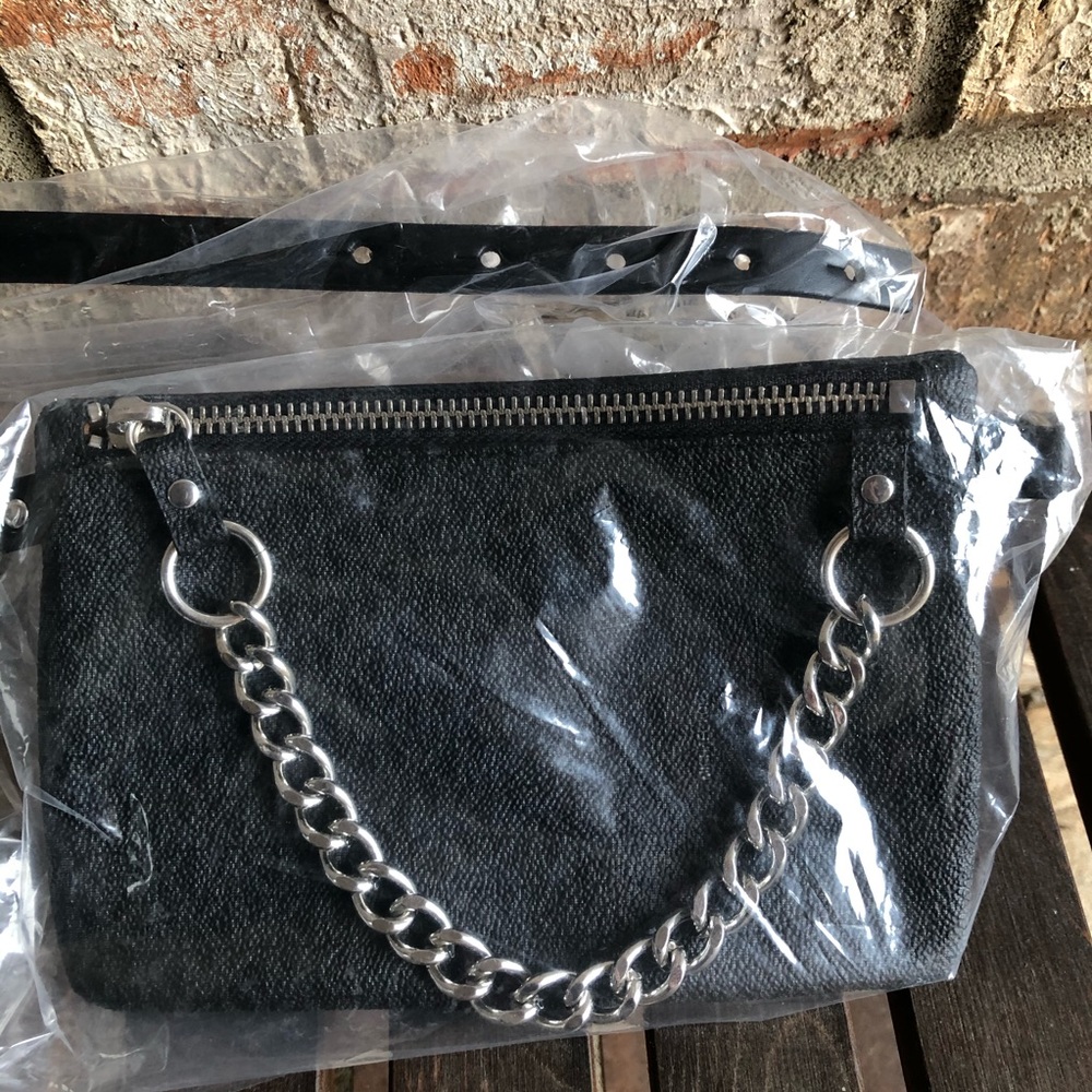 Michael Kors Pull Chain Signature Belt Bag - Picture 4 of 4